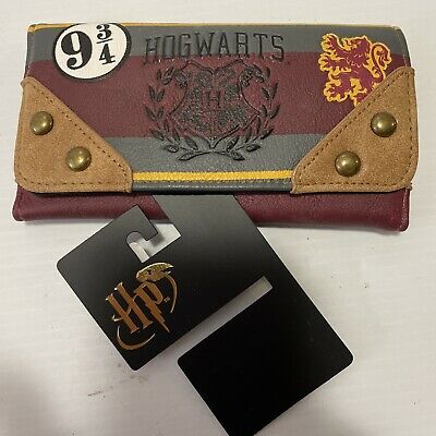 Licensed-Harry-Potter-Hogwarts-Express-9-3-4-Trifold.jpg