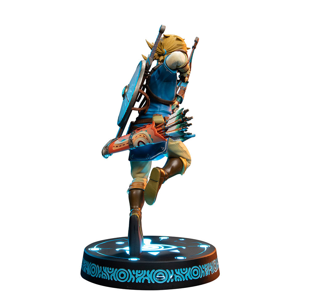 chez-rhox-geek-stop-figurine-nintendo-the-legend-of-zelda-breath-of-the-wild-link-10-inch-first-4-figure-light-up-function-3.jpg