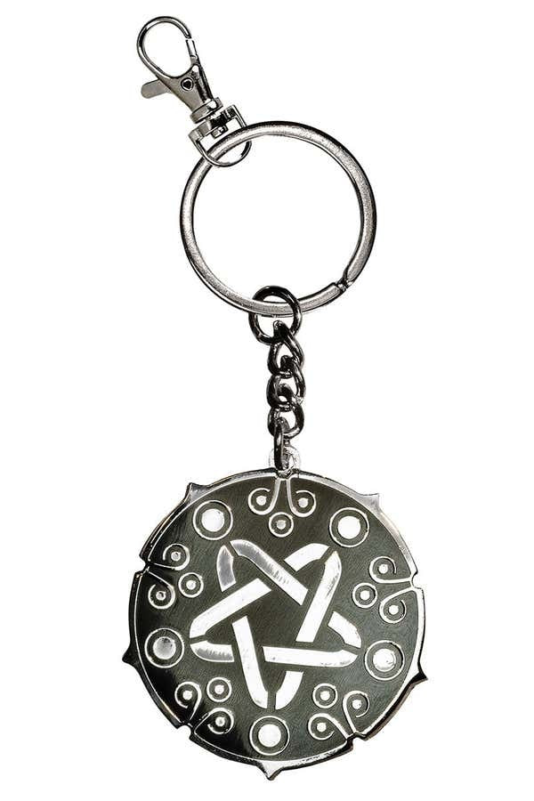 chez-rhox-geek-stop-keychain-the-witcher-3-wild-hunt-cd-projekt-red-yennefer-medallion