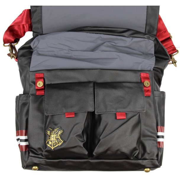 chez-rhox-geek-stop-backpack-harry-potter-hogwarts-alumni-quiditch-crossover-bag-2.jpeg