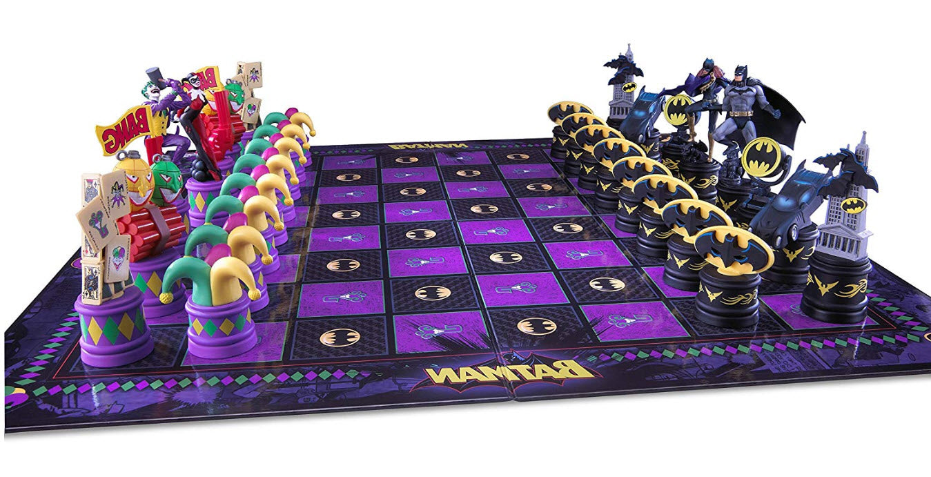 chez-rhox-geek-stop-collectible-noble-collection-chess-set-collection-edition-dc-comics-batman-the-dark-knight-vs-joker-2.jpg