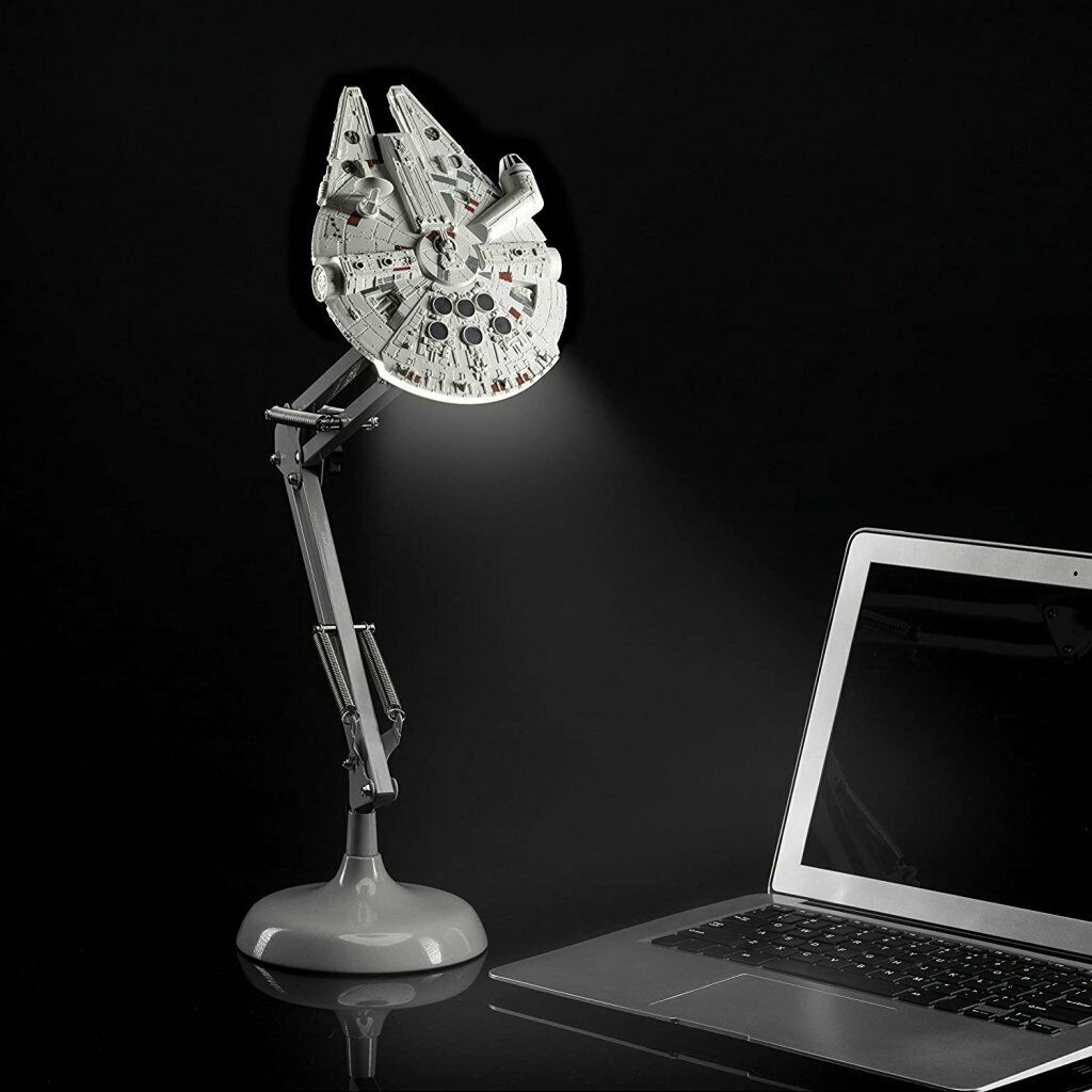 chez-rhox-geek-stop-lamp-star-wars-millennium-falcon-posable-lamp-2.jpg
