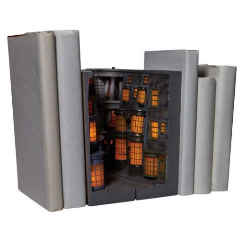 chez-rhox-geek-stop-decoration-harry-potter-diagon-alley-bookend-3.jpg