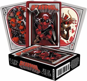 chez-rhox-geek-stop-playing-cards-marvel-deadpool-miroir-with-guns-and-knife.JPG