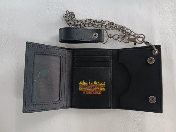 chez-rhox-geek-stop-wallet-stranger-things-hellfire-club-demogorgon-hunter-metal-fake-leather-black-red-white-trifold-2.jpg