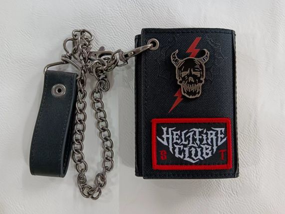 chez-rhox-geek-stop-wallet-stranger-things-hellfire-club-demogorgon-hunter-metal-fake-leather-black-red-white-trifold.jpg