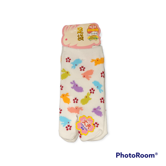 chez-rhox-geek-stop-socks-tabi-rabbit-pattern-white-multicolored-rabbit-16-22cm.png
