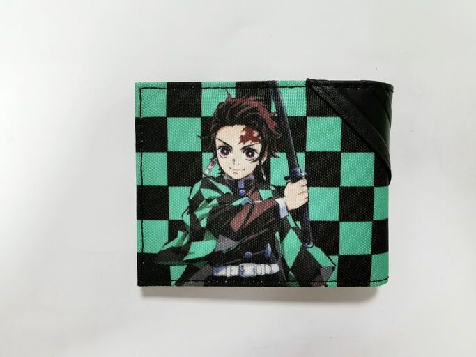 chez-rhox-geek-stop-portefeuille-demon-slayer-kimetsu-no-yaiba-tanjiro-with-metal-badge-green-black-logo-faux-leather-and-fabric.jpg