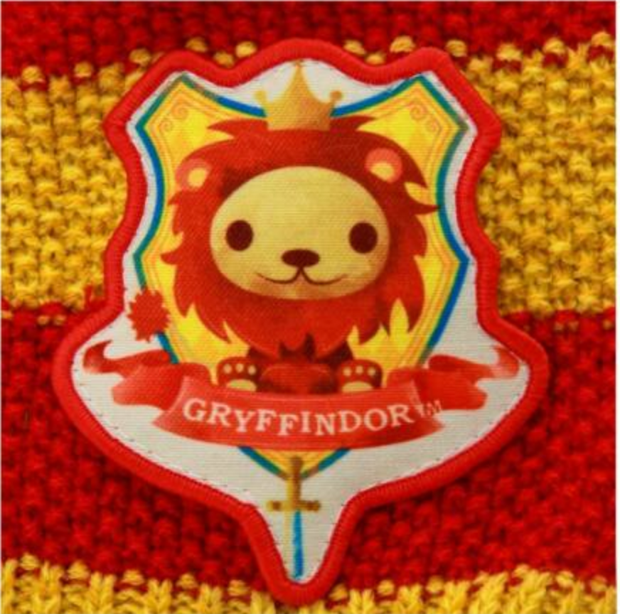 chez-rhox-geek-stop-winter-hat-tuque-wizarding-world-harry-potter-toddler-chibi-gryffindor-3.png