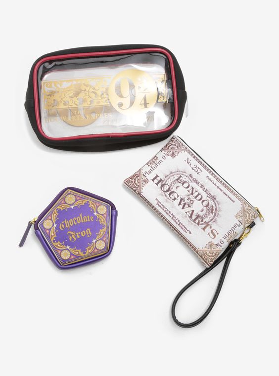 chez-rhox-geek-stop-toiletry-bag-harry-potter-platform-9-3-4-ticket-the-hogwarts-express-chocolate-frog-3-pieces.jpg