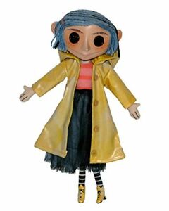 chez-rhox-geek-stop-figurine-coraline-with-yellow-raincoat-10-inches-3.JPG