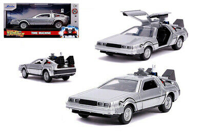 chez-rhox-geek-stop-collectible-figurine-back-to-the-future-part-2-time-machine-delorean-1-32-scale.jpg