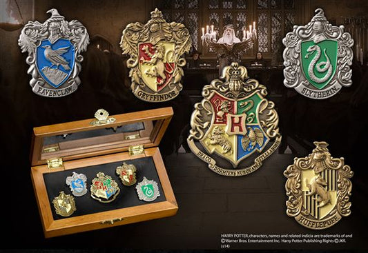 chez-rhox-le-geek-stop-pin-harry-potter-noble-collection-set-of-5-hogwarts-houses.jpg
