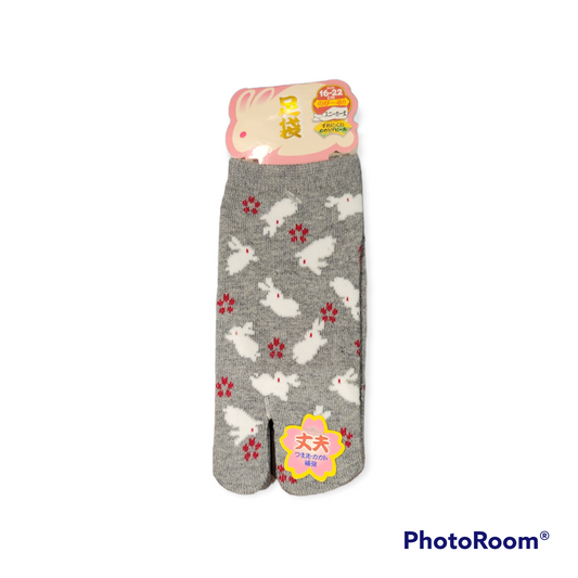 chez-rhox-geek-stop-socks-tabi-rabbit-pattern-gray-16-22cm.png