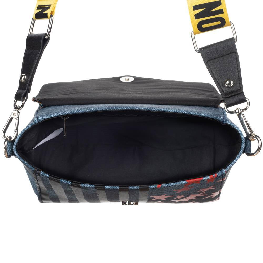 chez-rhox-geek-stop-purse-dc-comics-birds-of-prey-harley-quinn-bruce-caution-tape-3.jpg