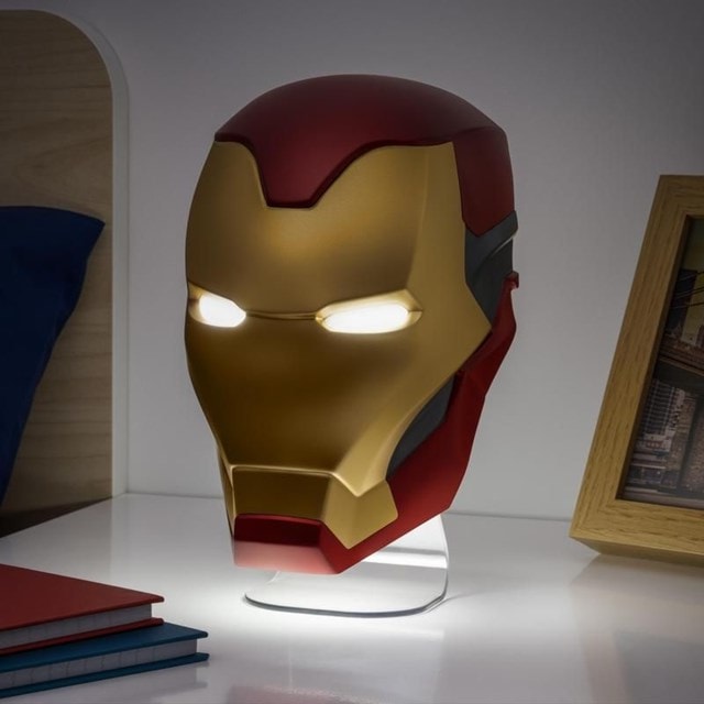 chez-rhox-geek-shop-lamp-marvel-studios-the-infinity-saga-iron-man-mask.jpg