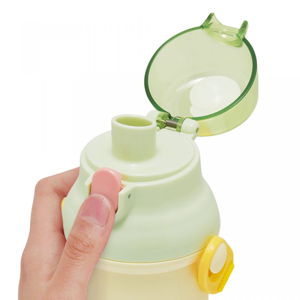 chez-rhox-geek-stop-travel-bottle-studio-ghibli-my-neighbour-totoro-spring-scene-one-touch-with-strap-480ml-2.jpg