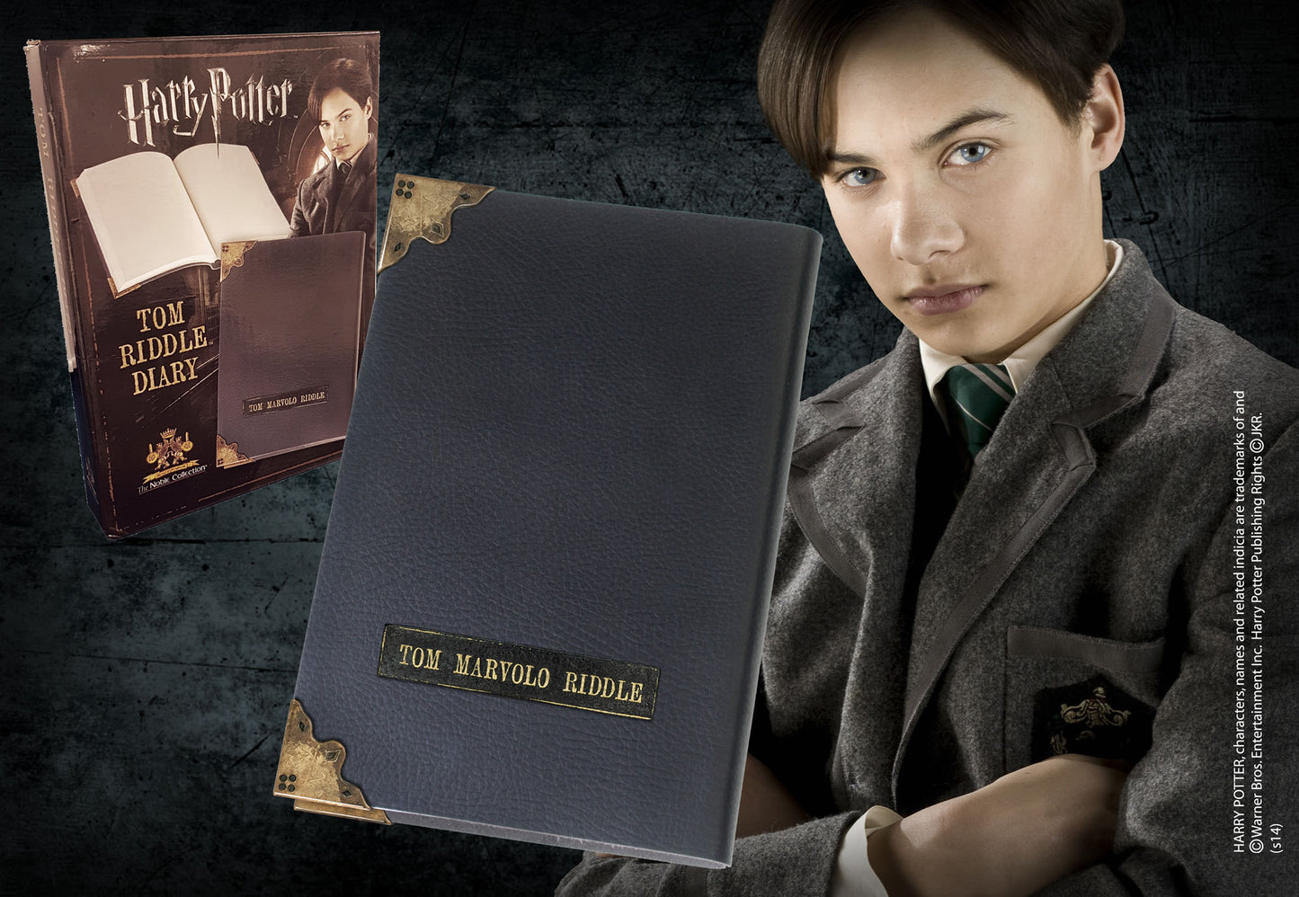 chez-rhox-geek-stop-collectible-harry-potter-tom-marvolo-riddle-diary-the-noble-collection.jpg