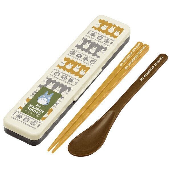 chez-rhox-geek-stop-utensils-studio-ghibli-my-neighbor-totoro-pattern-combi-set-with-1-pair-chopsticks-and-spoon.jpeg