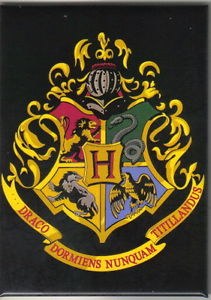 chez-rhox-geek-stop-magnet-aimant-Harry-Potter-Hogwart-house-logo.jpg