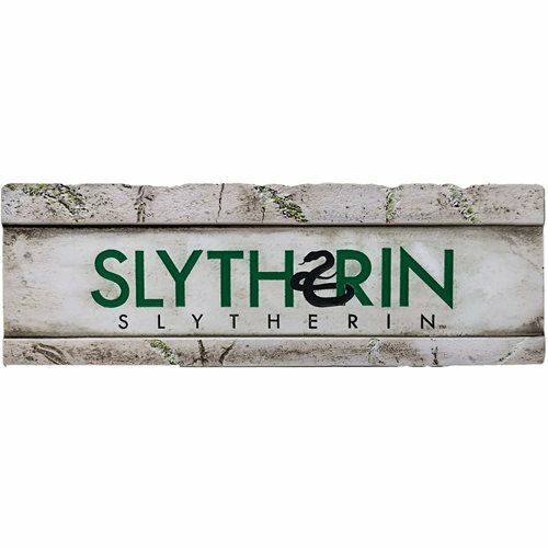 chez-rhox-geek-stop-desk-sign-harry-potter-slytherin.jpg