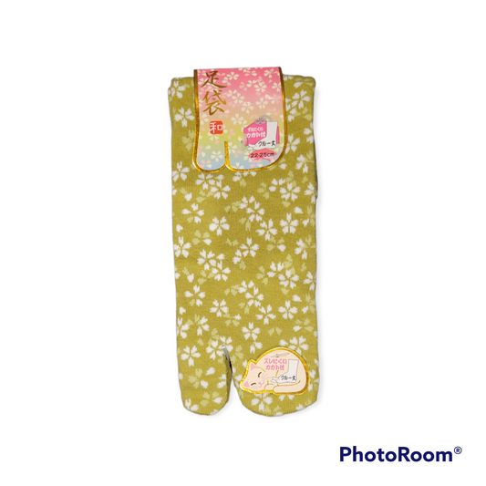 chez-rhox-geek-stop-socks-tabi-sakura-flower-pattern-white-and-green-22-25cm.png
